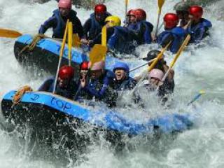 Let's have fun with Minakami rafting! You can participate with a group or family and enjoy a BBQ(^^♪
